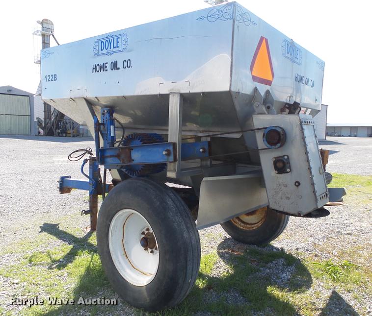 image for item DA2606 Doyle stainless steel fertilizer spreader
