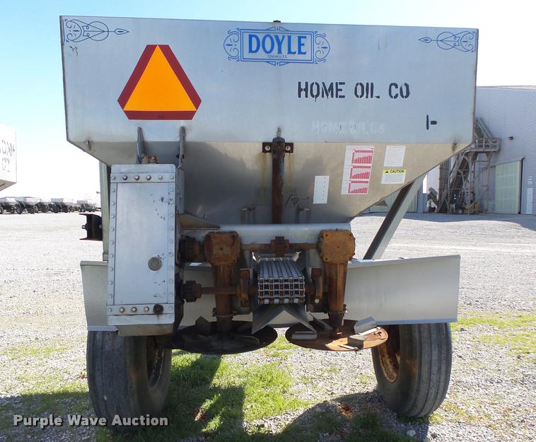 image for item DA2606 Doyle stainless steel fertilizer spreader