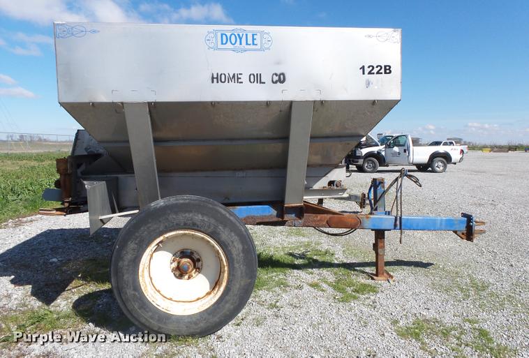 image for item DA2606 Doyle stainless steel fertilizer spreader