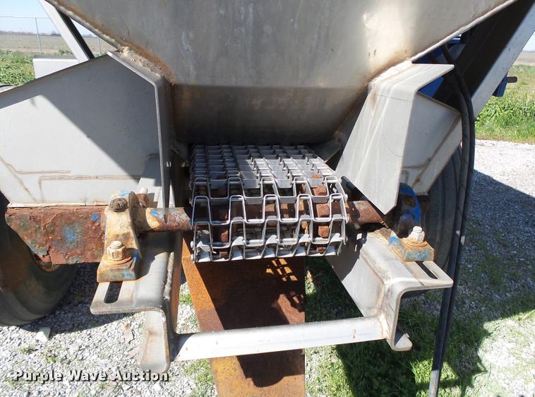 image for item DA2606 Doyle stainless steel fertilizer spreader