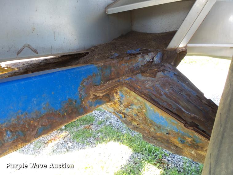 image for item DA2606 Doyle stainless steel fertilizer spreader