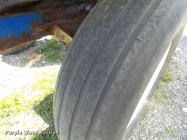 image for item DA2606 Doyle stainless steel fertilizer spreader