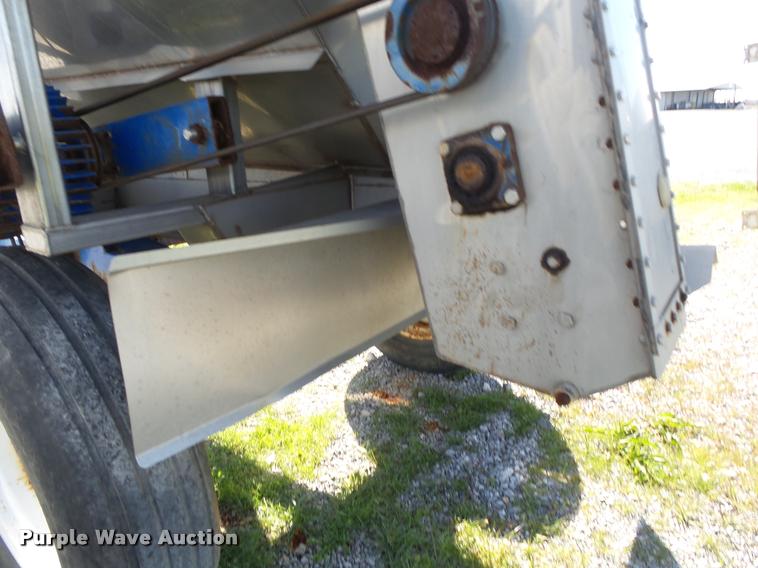 image for item DA2606 Doyle stainless steel fertilizer spreader