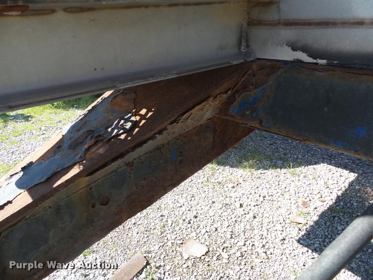 image for item DA2607 Doyle stainless steel fertilizer spreader