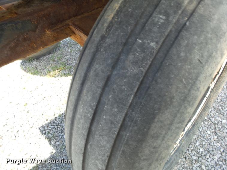 image for item DA2607 Doyle stainless steel fertilizer spreader