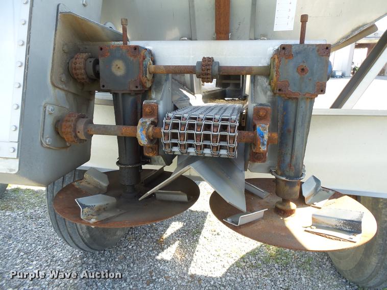 image for item DA2607 Doyle stainless steel fertilizer spreader