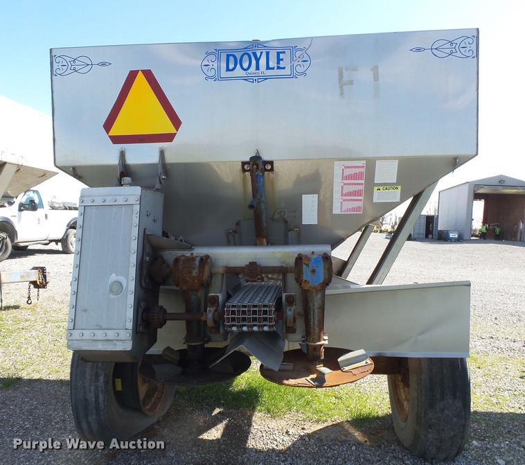image for item DA2608 Doyle stainless steel fertilizer spreader