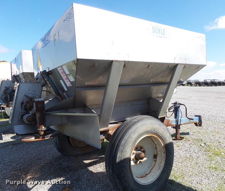 image for item DA2608 Doyle stainless steel fertilizer spreader