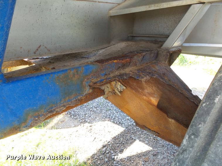 image for item DA2608 Doyle stainless steel fertilizer spreader