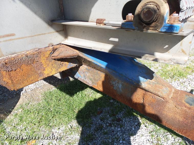 image for item DA2608 Doyle stainless steel fertilizer spreader