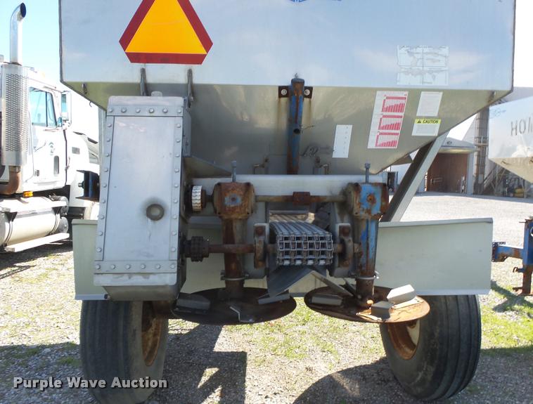 image for item DA2609 Doyle stainless steel fertilizer spreader