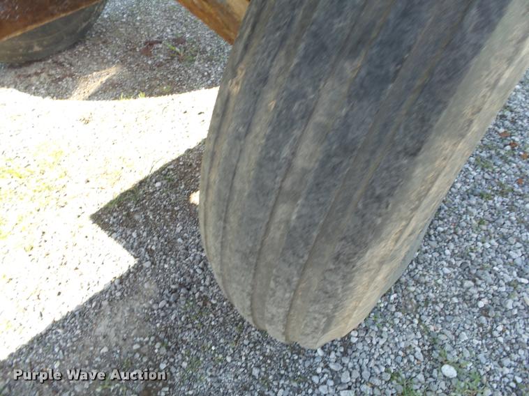 image for item DA2609 Doyle stainless steel fertilizer spreader