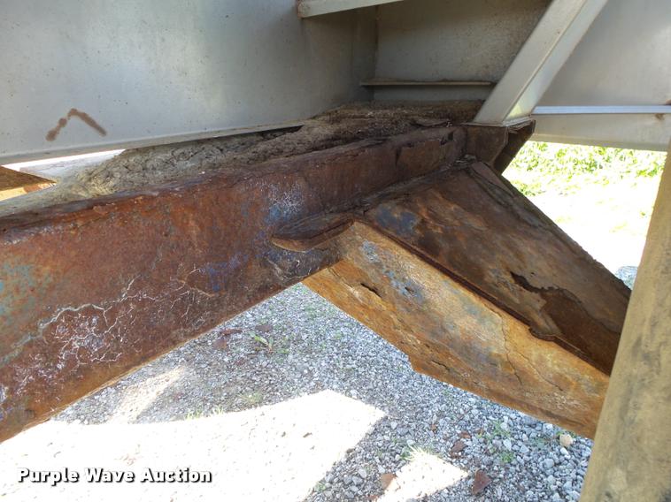 image for item DA2609 Doyle stainless steel fertilizer spreader