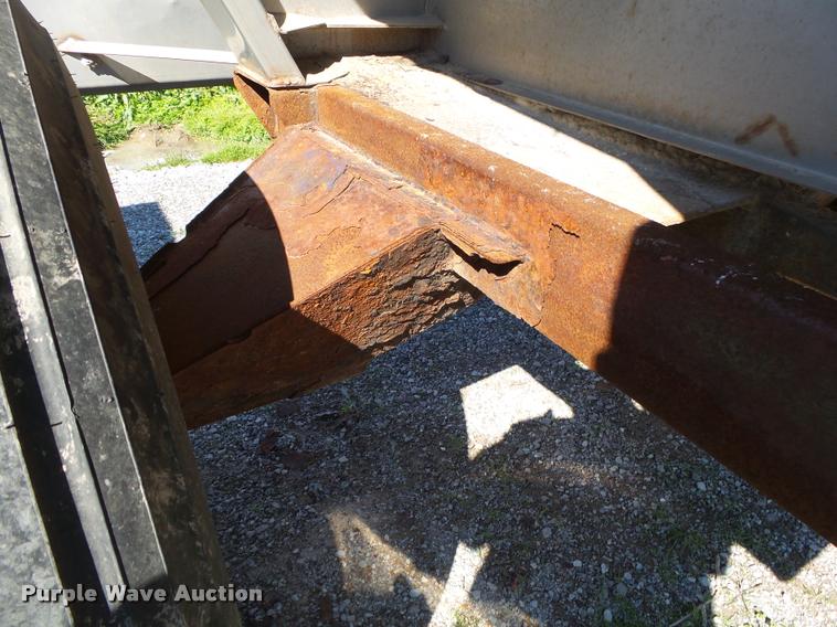 image for item DA2609 Doyle stainless steel fertilizer spreader