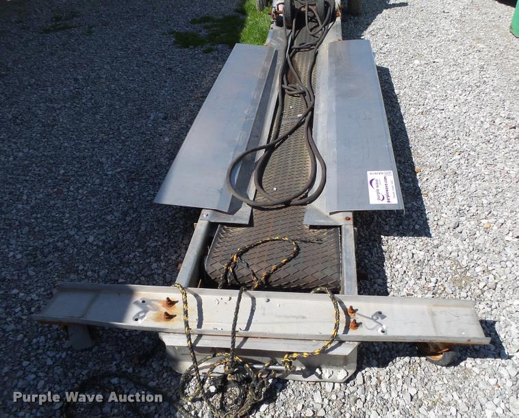 image for item DA2619 Stainless steel belly dump conveyor