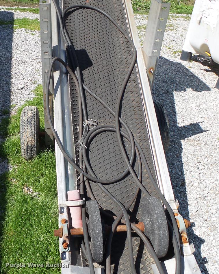 image for item DA2619 Stainless steel belly dump conveyor