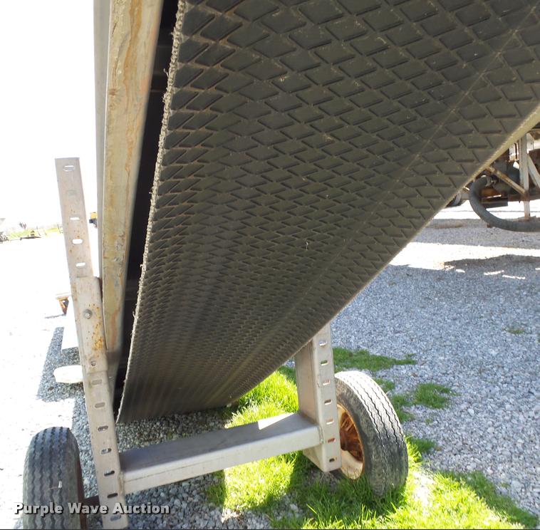 image for item DA2619 Stainless steel belly dump conveyor