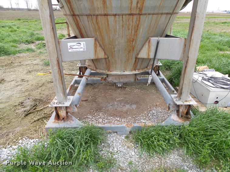 image for item DA2622 Doyle stainless steel seed blender bin