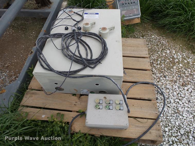 image for item DA2622 Doyle stainless steel seed blender bin