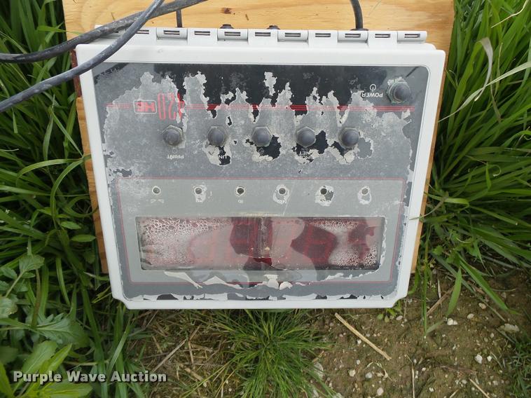 image for item DA2622 Doyle stainless steel seed blender bin