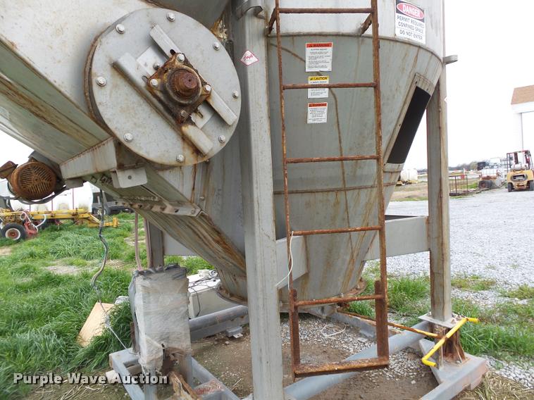 image for item DA2622 Doyle stainless steel seed blender bin