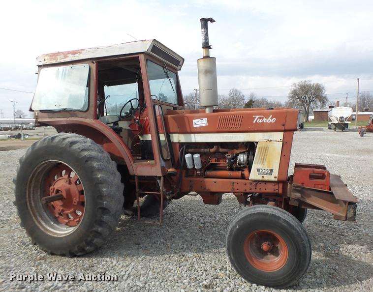 image for item DA3370 International 1066 tractor