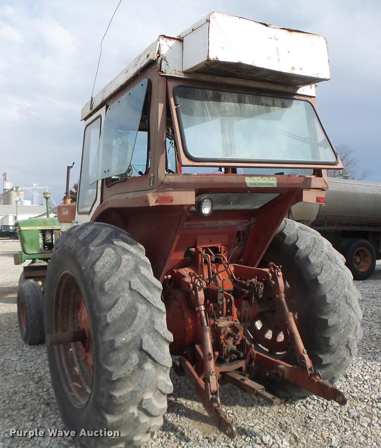 image for item DA3370 International 1066 tractor