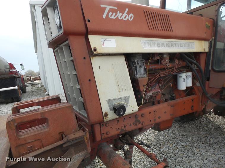 image for item DA3370 International 1066 tractor