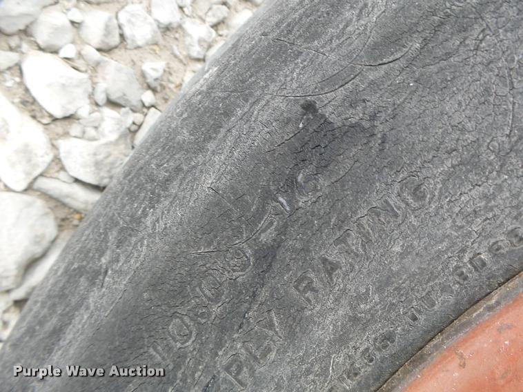 image for item DA3370 International 1066 tractor