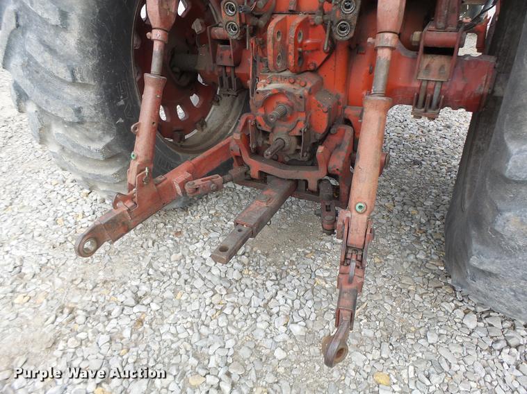 image for item DA3370 International 1066 tractor
