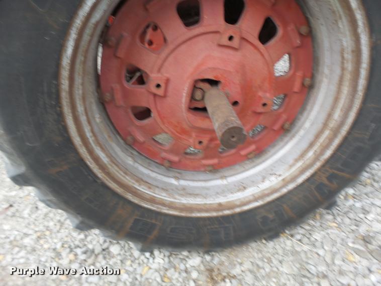 image for item DA3370 International 1066 tractor