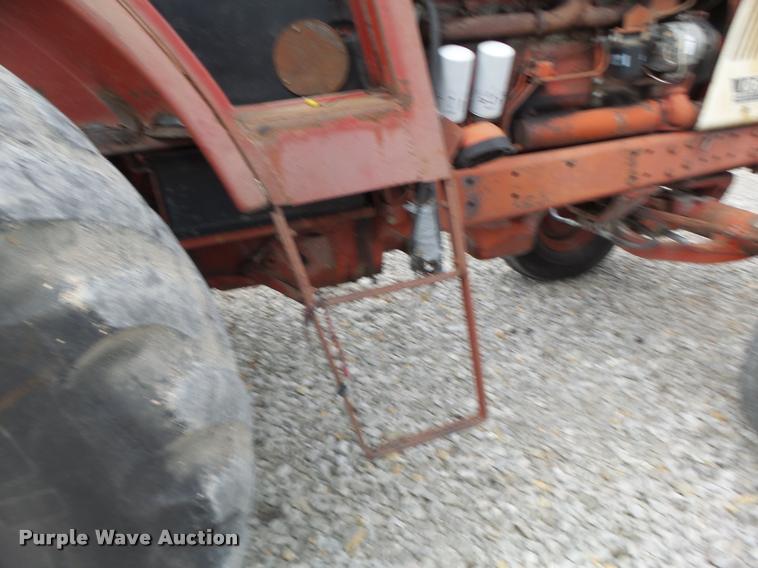 image for item DA3370 International 1066 tractor
