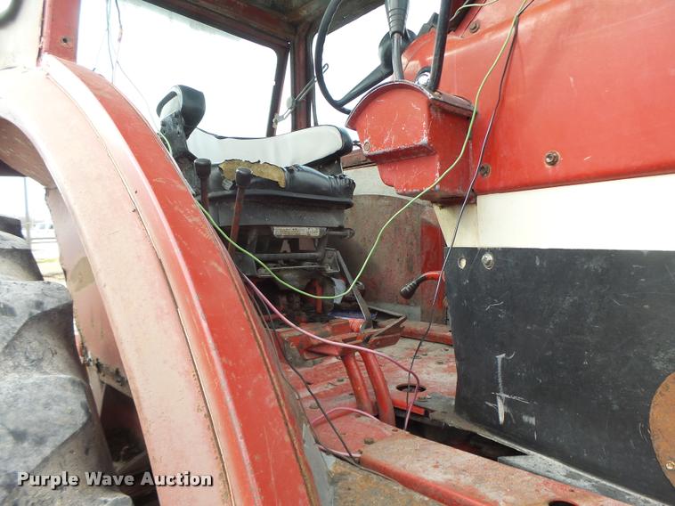 image for item DA3370 International 1066 tractor