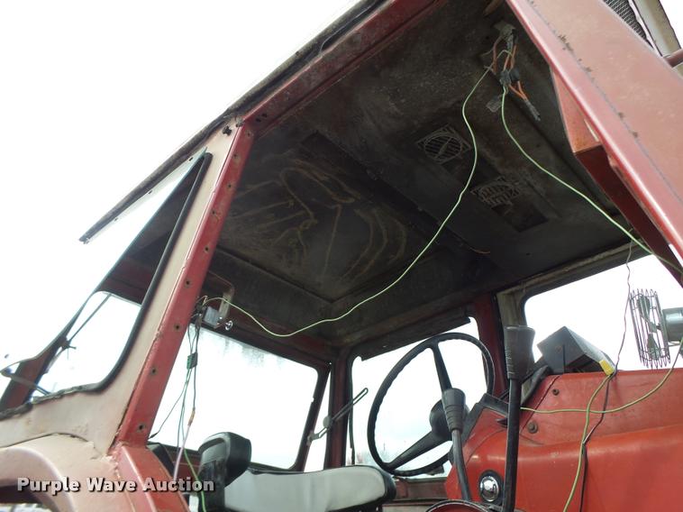 image for item DA3370 International 1066 tractor