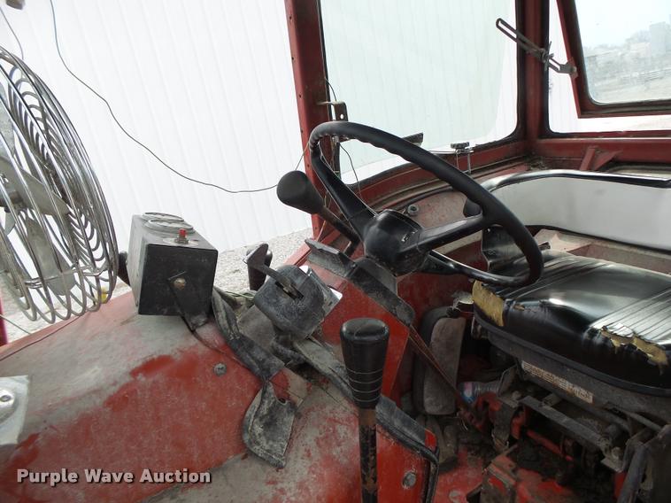 image for item DA3370 International 1066 tractor