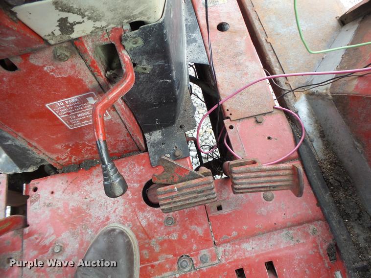 image for item DA3370 International 1066 tractor