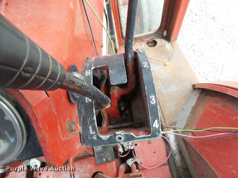 image for item DA3370 International 1066 tractor