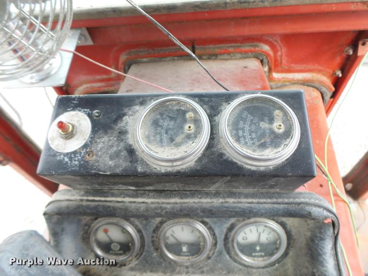 image for item DA3370 International 1066 tractor