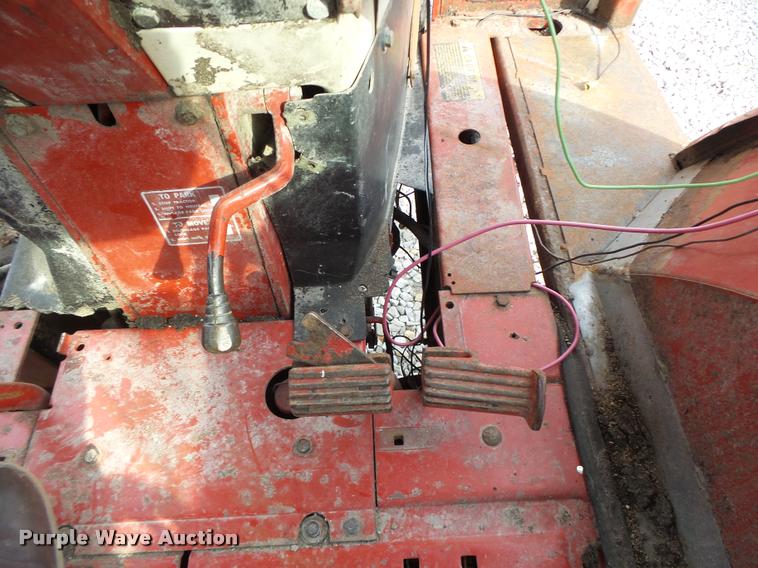 image for item DA3370 International 1066 tractor