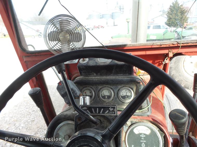 image for item DA3370 International 1066 tractor