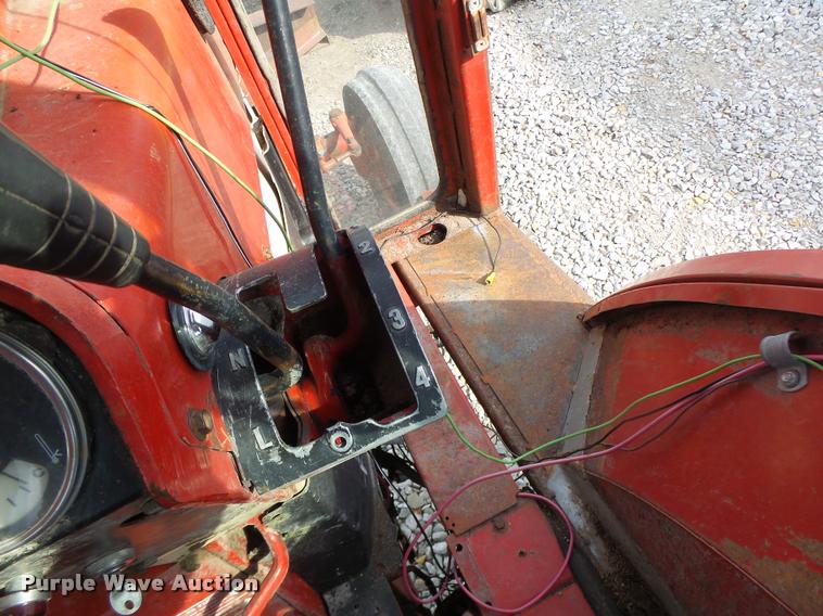 image for item DA3370 International 1066 tractor