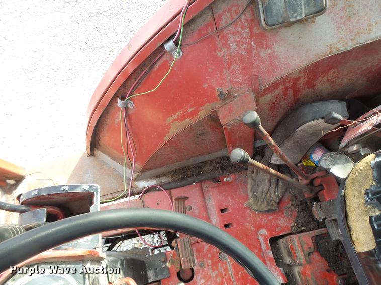 image for item DA3370 International 1066 tractor