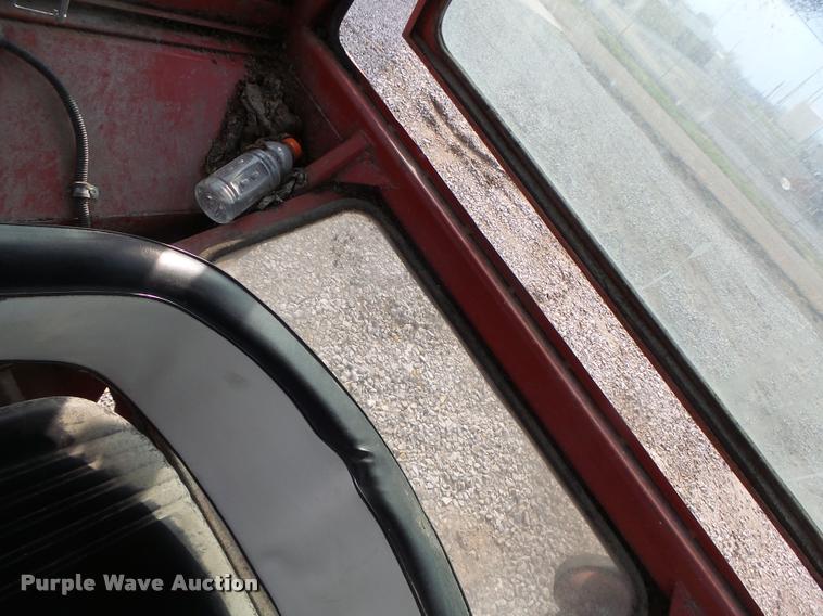 image for item DA3370 International 1066 tractor