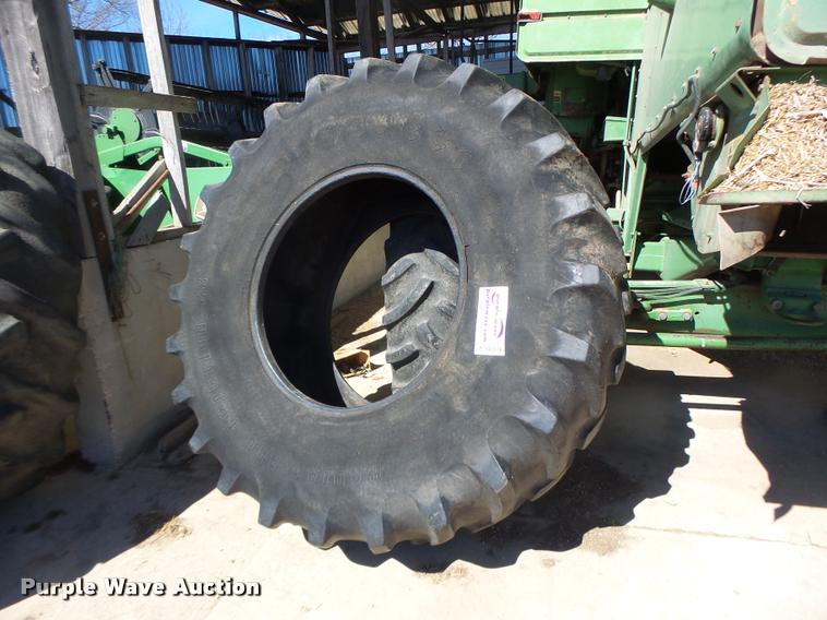 image for item DA3378 Firestone Radial 24.5-32 tire