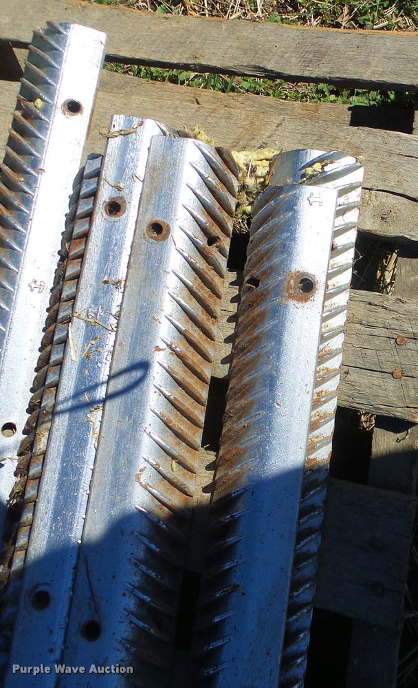 image for item DA3383 John Deere 4420 combine parts