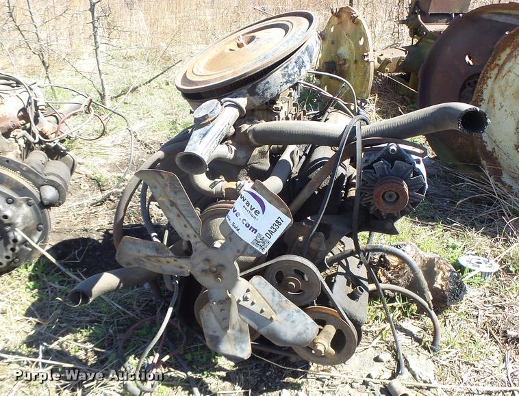 image for item DA3387 Chevrolet small block eight cylinder gas engine