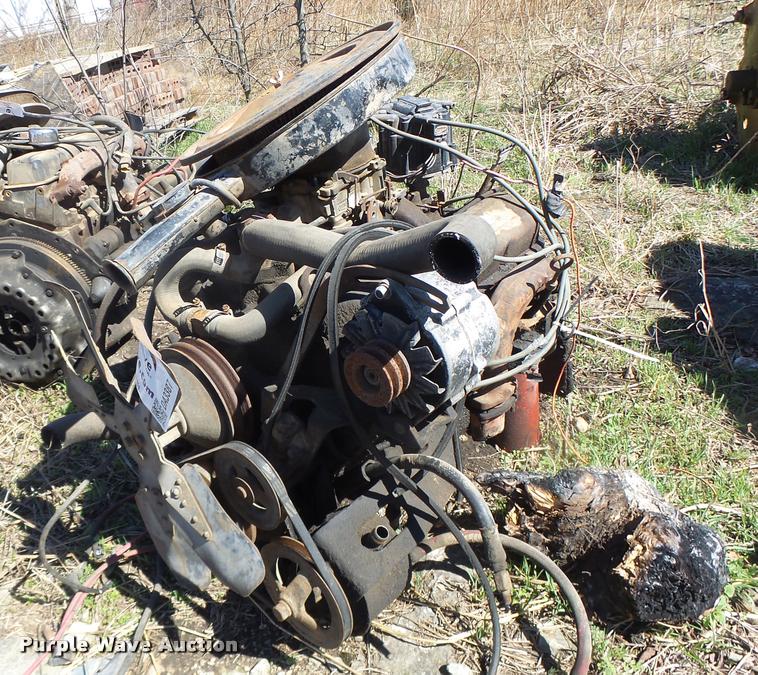 image for item DA3387 Chevrolet small block eight cylinder gas engine