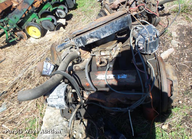 image for item DA3387 Chevrolet small block eight cylinder gas engine