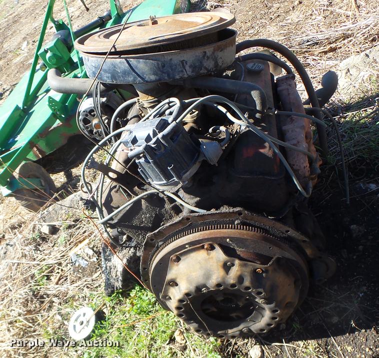 image for item DA3387 Chevrolet small block eight cylinder gas engine