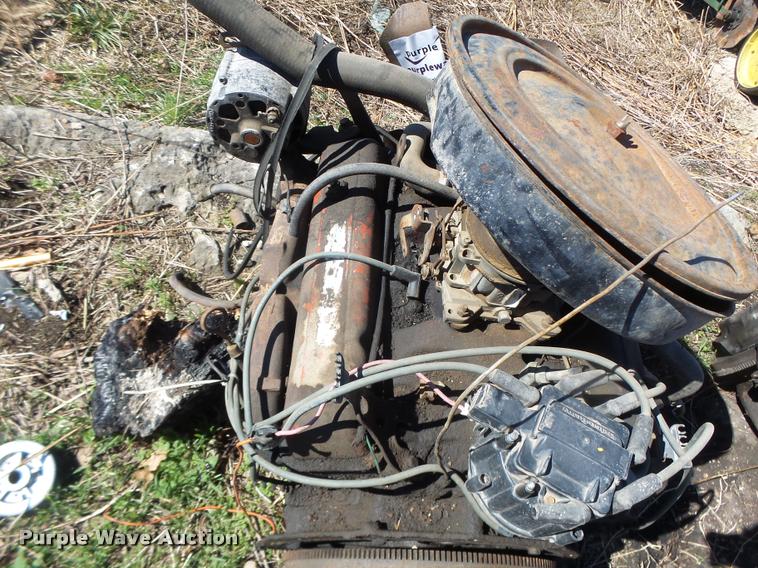 image for item DA3387 Chevrolet small block eight cylinder gas engine